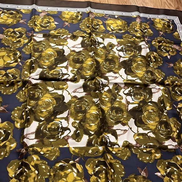 Aquascutum Large Floral Silk Scarf - Picture 3 of 6